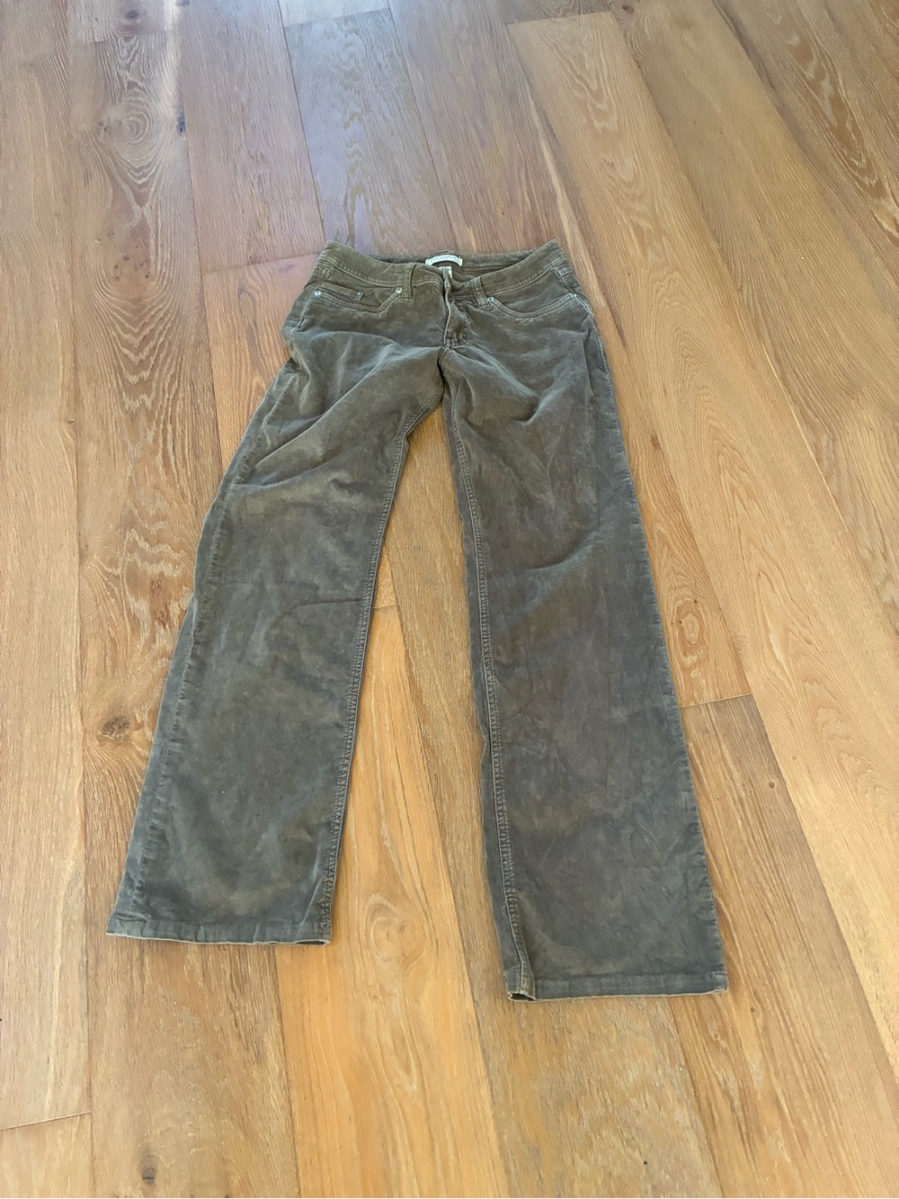 Wide-Leg Corduroy Pants in Olive Green
